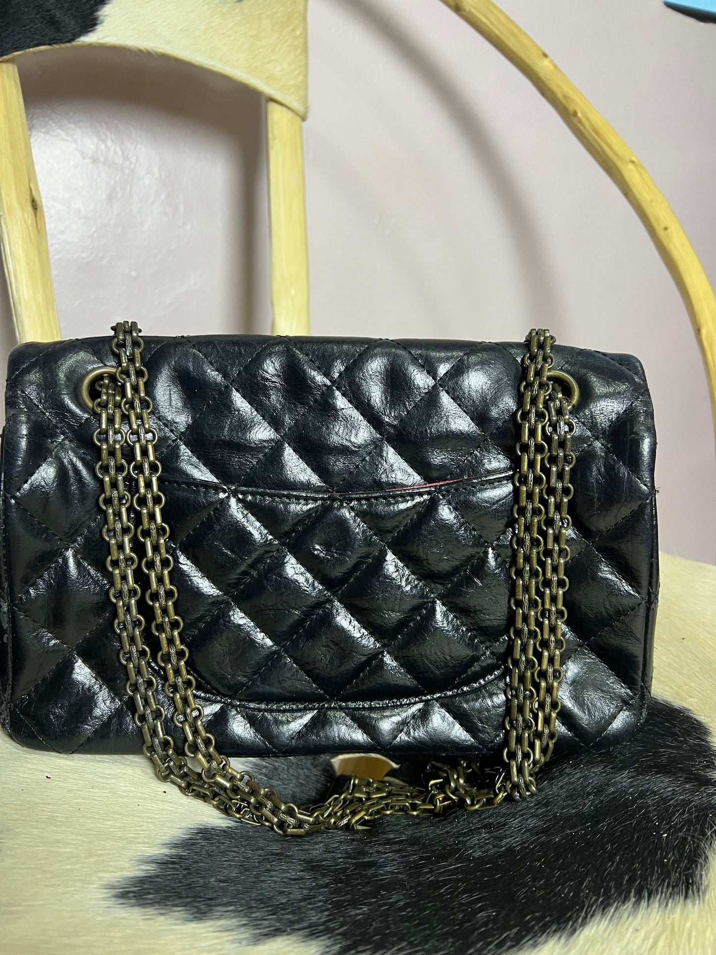 Black quilted shoulder bag