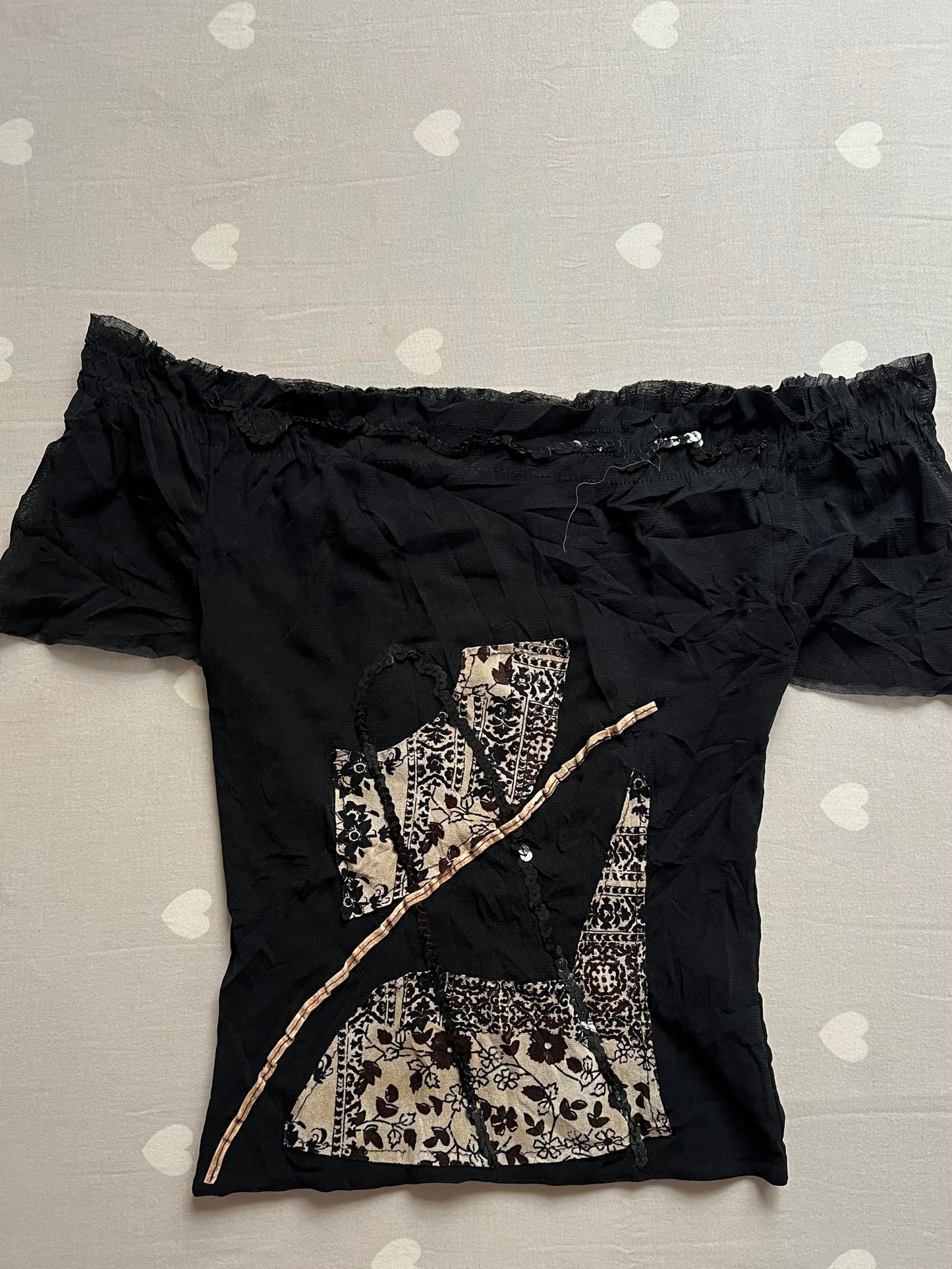 Off the shoulder mesh graphic tee
