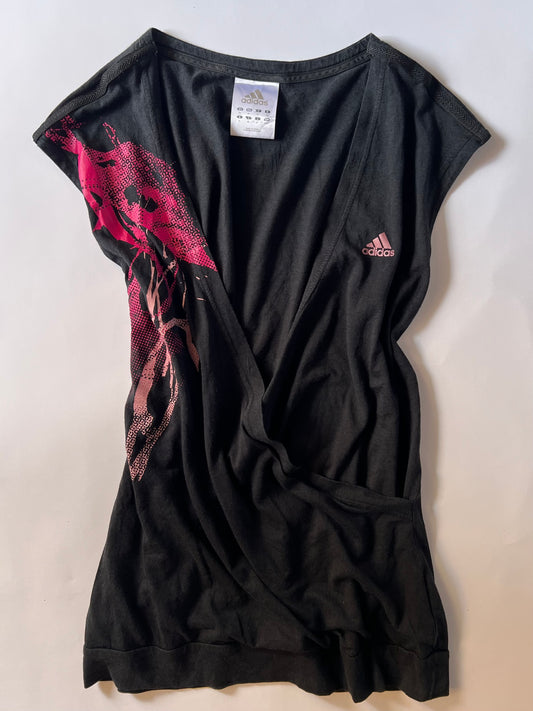 Black Adidas vintage graphic tee