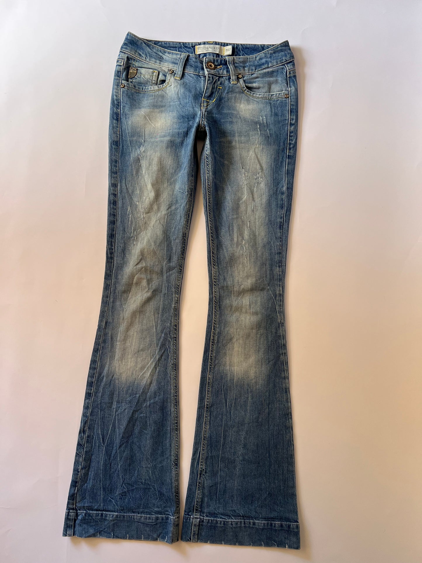 Low rise bootcut jeans