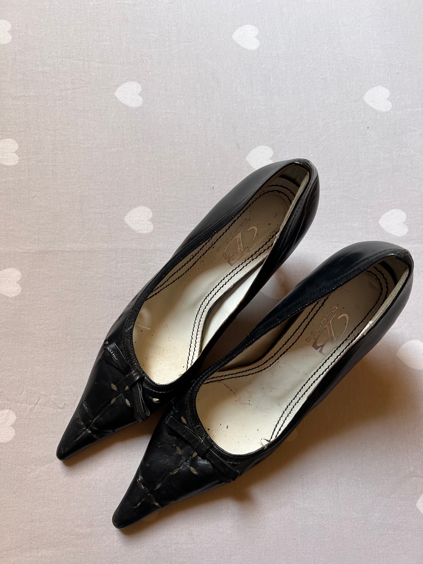 Pointy toe kitten heels