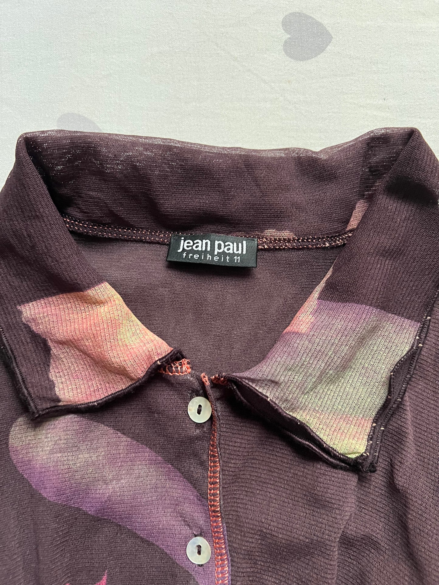 Fitted mesh button down top