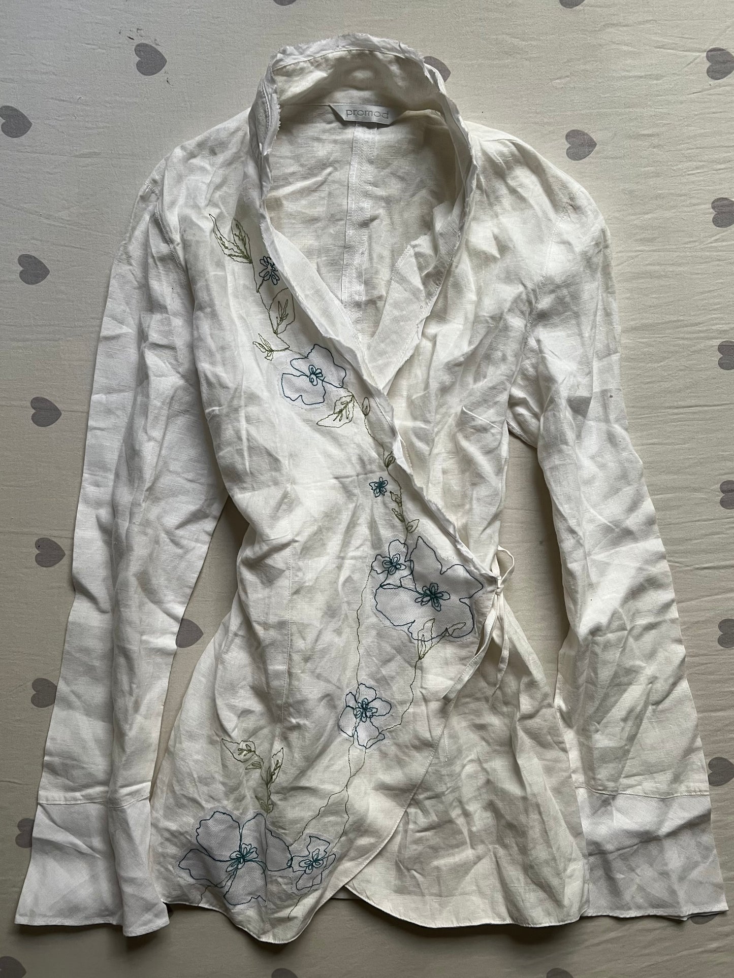 Asymmetrical japandi style long sleeve