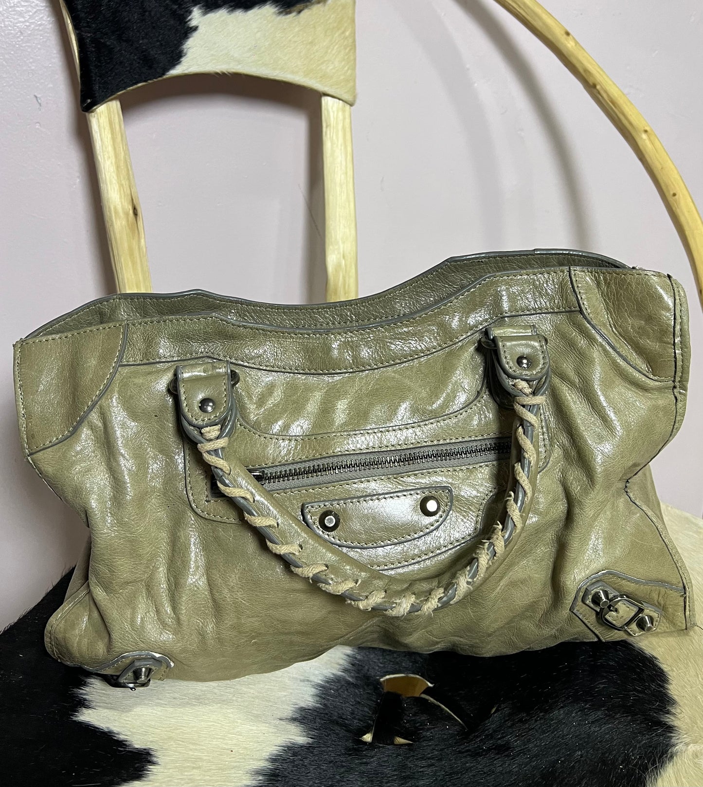 Leather shoulder bag