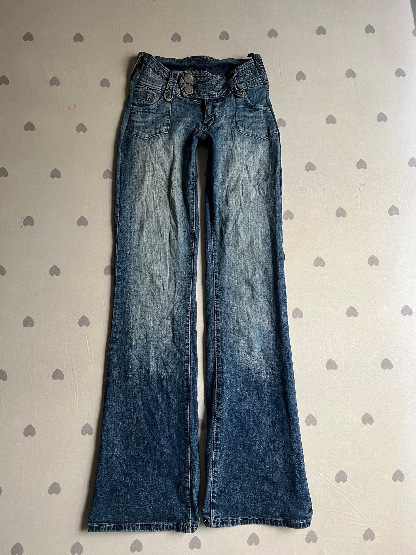 Low rise boot cut fitted jeans
