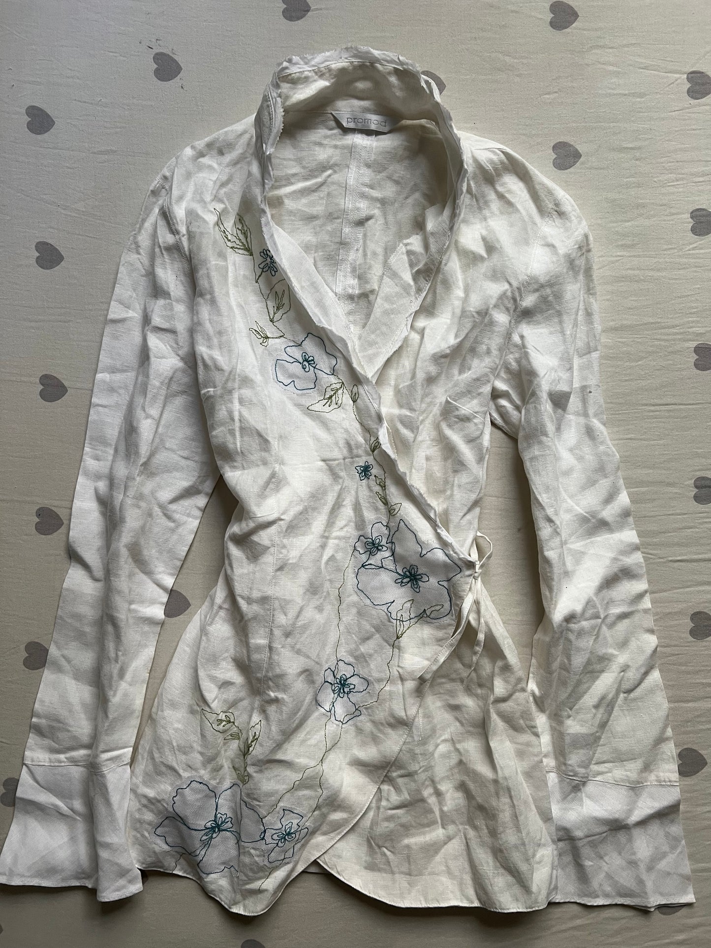 Asymmetrical japandi style long sleeve