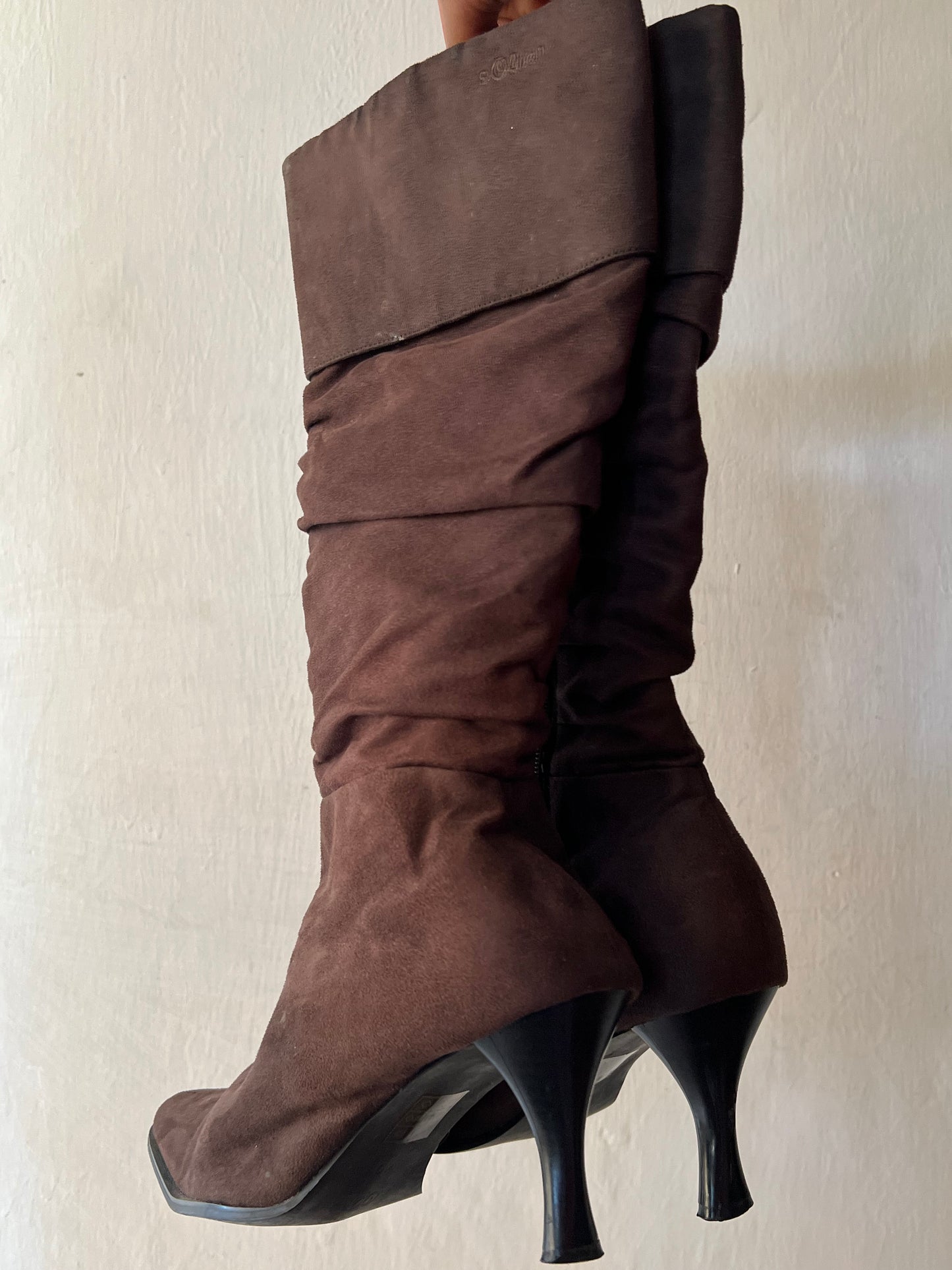 Leather-suede ruched boots