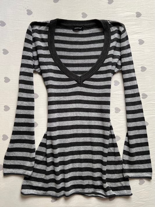 Stripped V-neck Sweater