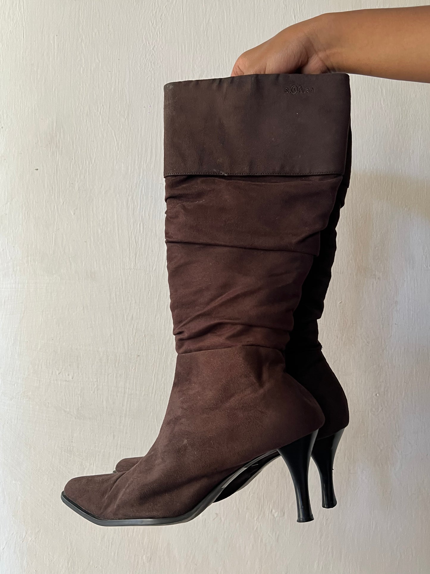 Leather-suede ruched boots