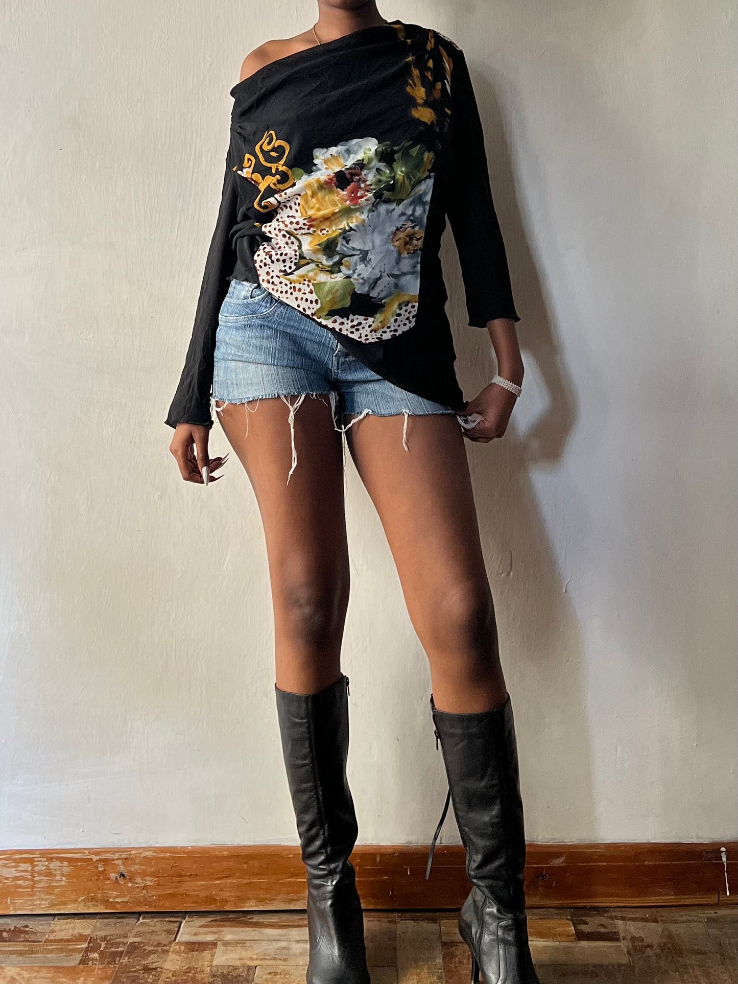 Graphic slouchy long sleeve