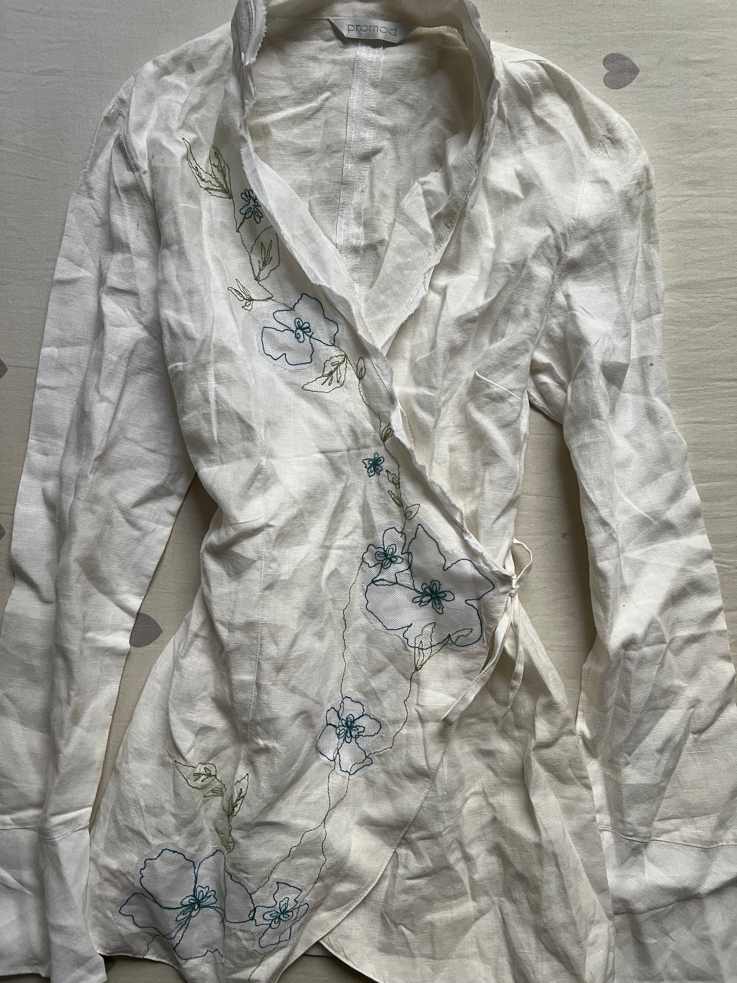 Asymmetrical japandi style long sleeve