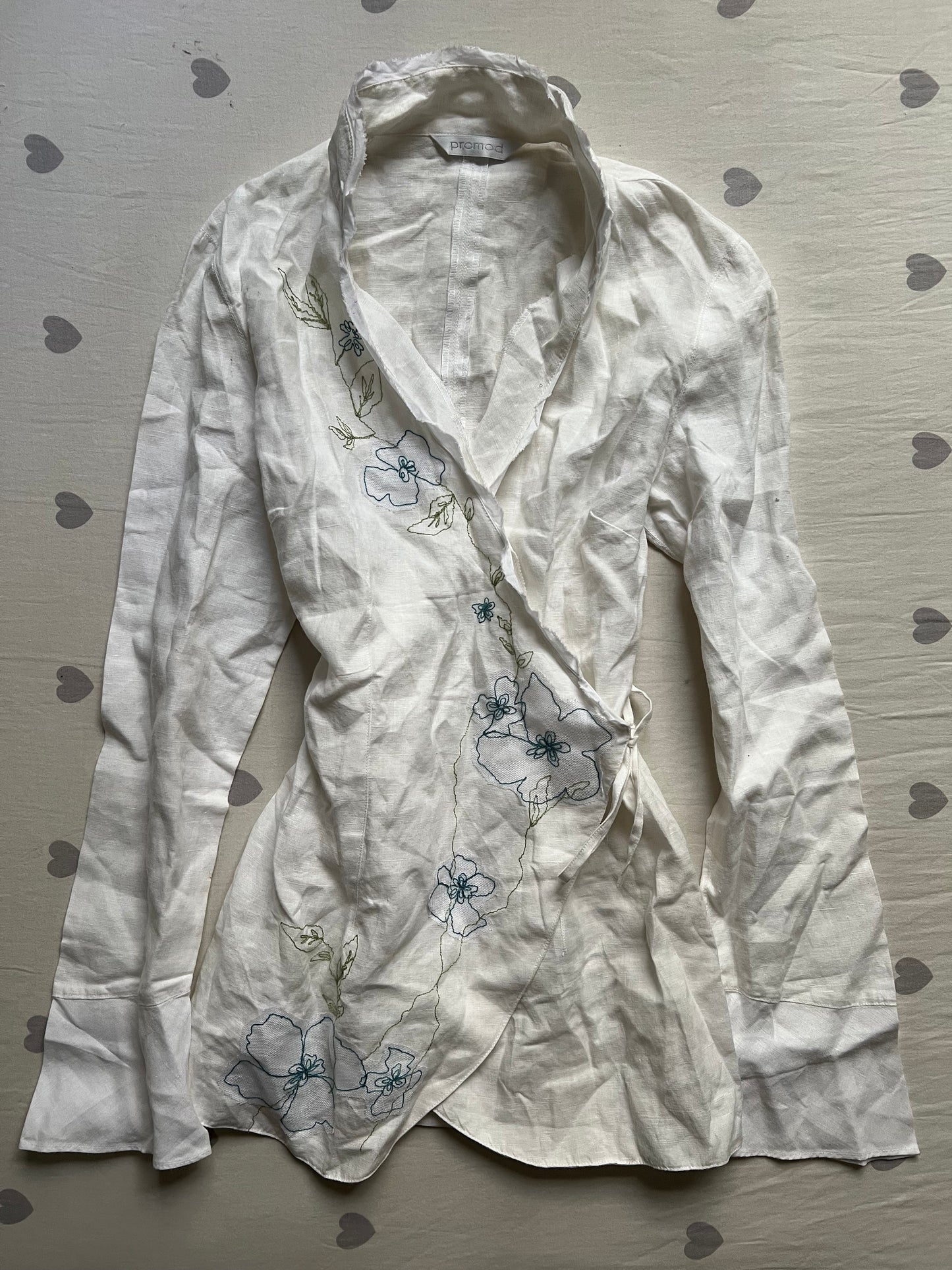 Asymmetrical japandi style long sleeve