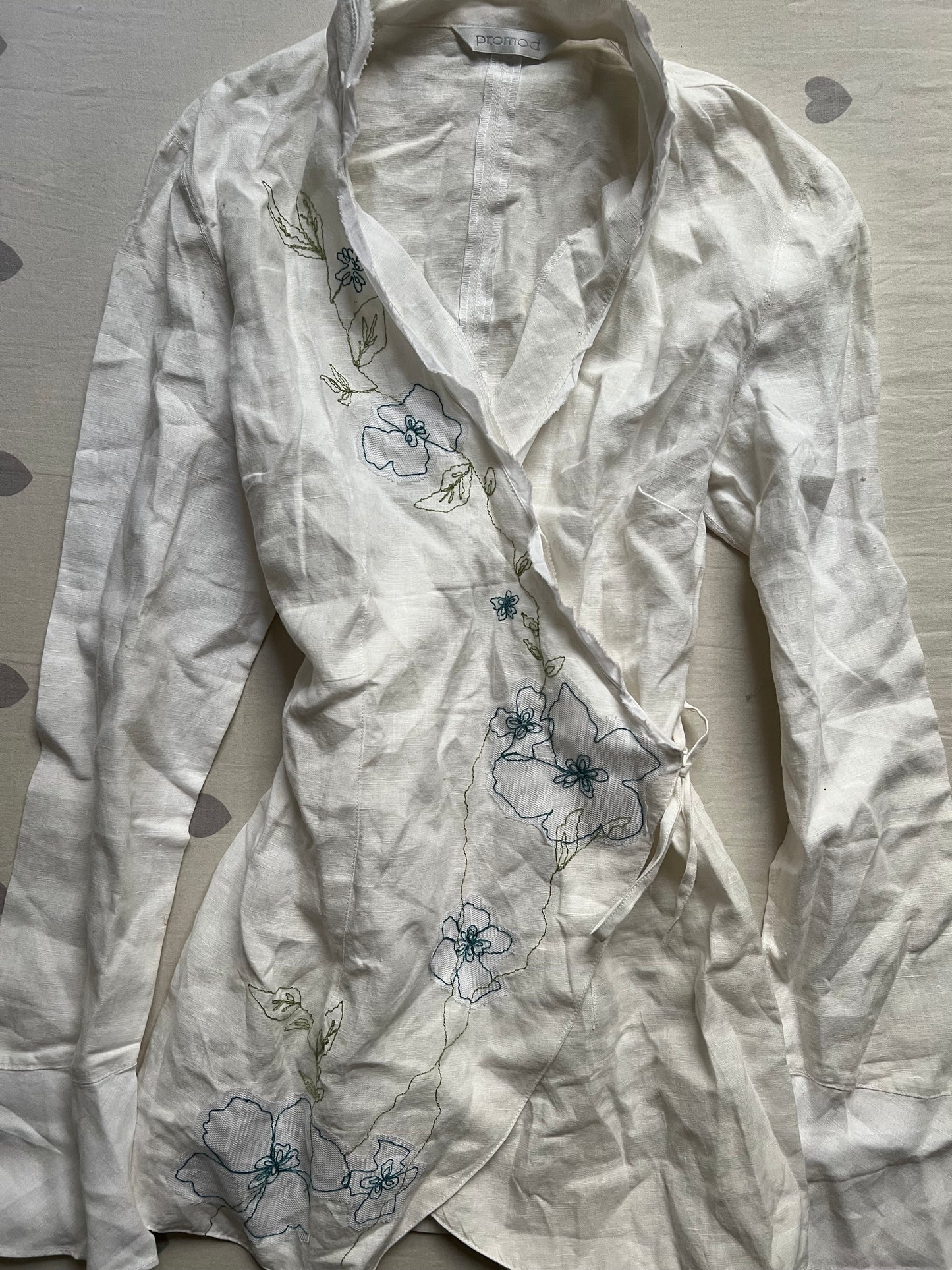 Asymmetrical japandi style long sleeve