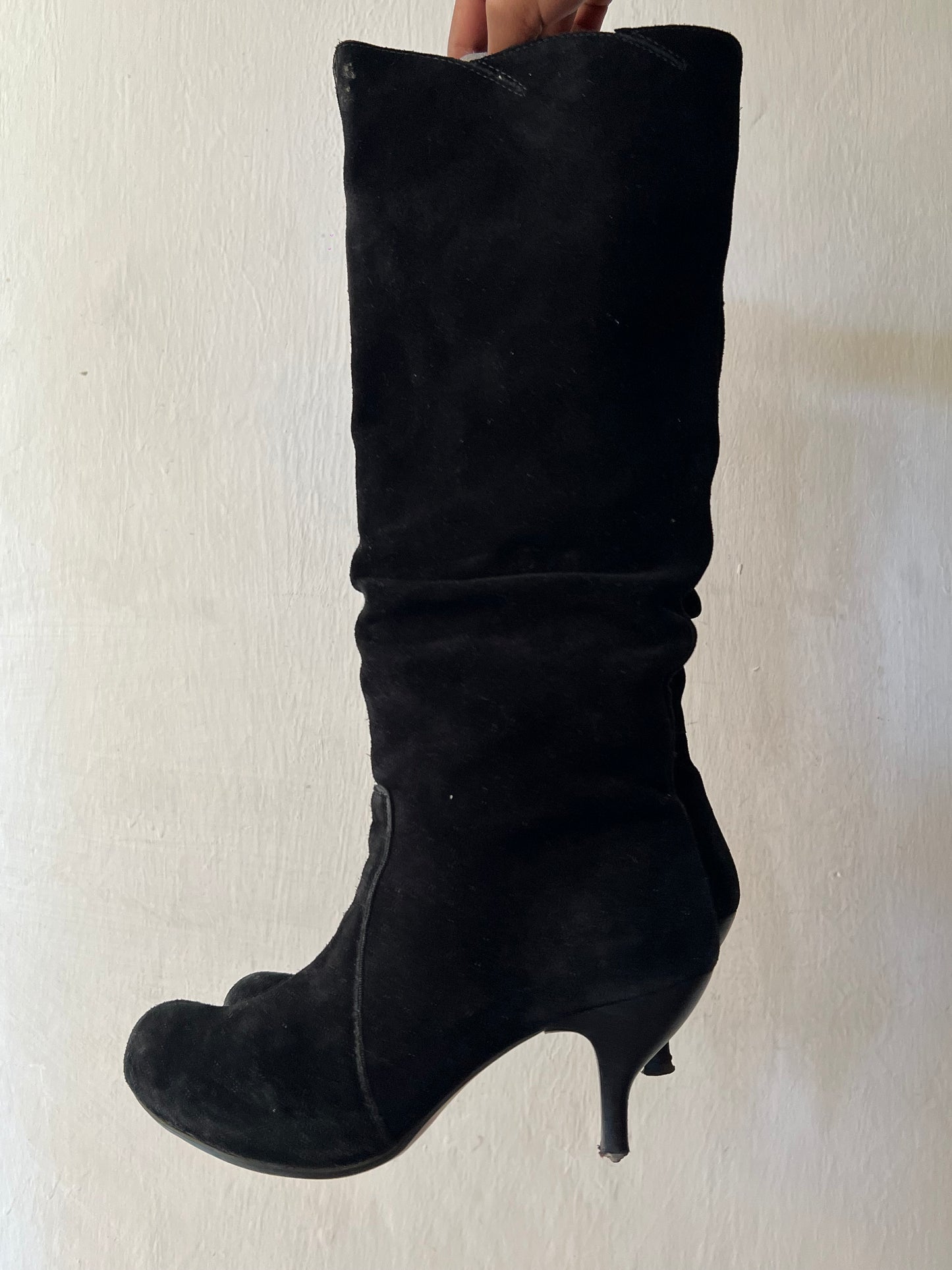 Round toe kitten heel boots
