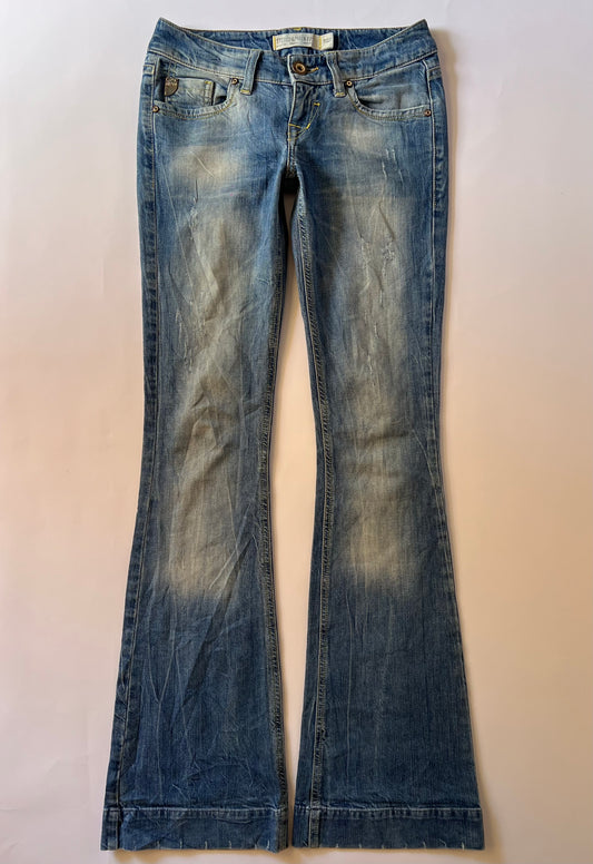 Low rise bootcut jeans