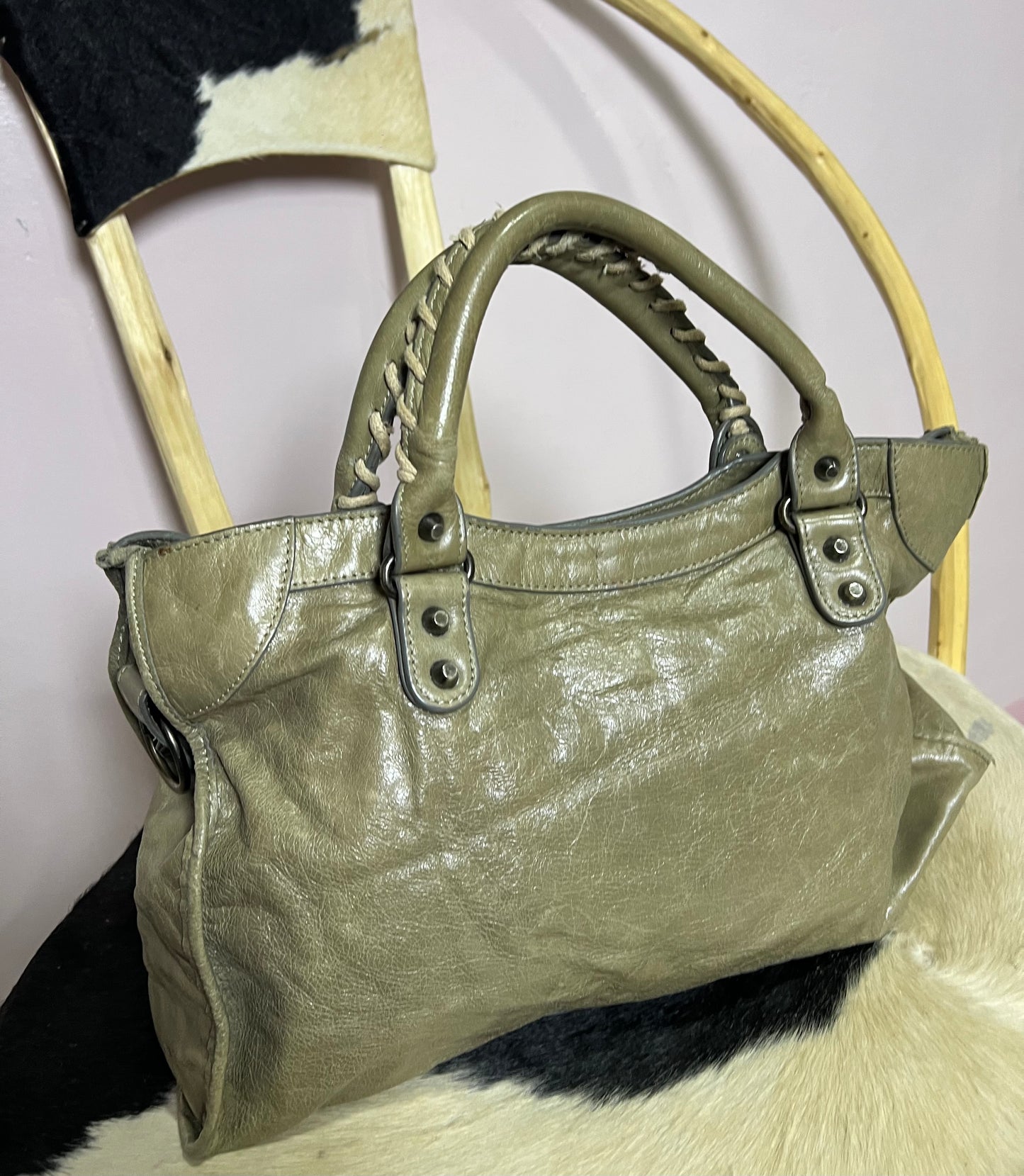 Leather shoulder bag