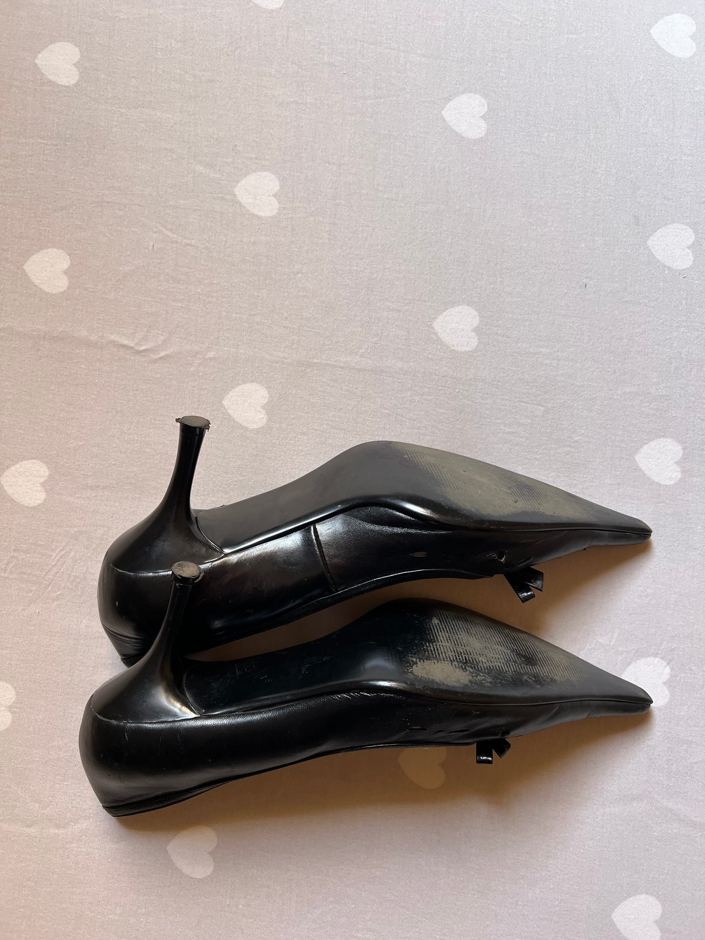 Pointy toe kitten heels