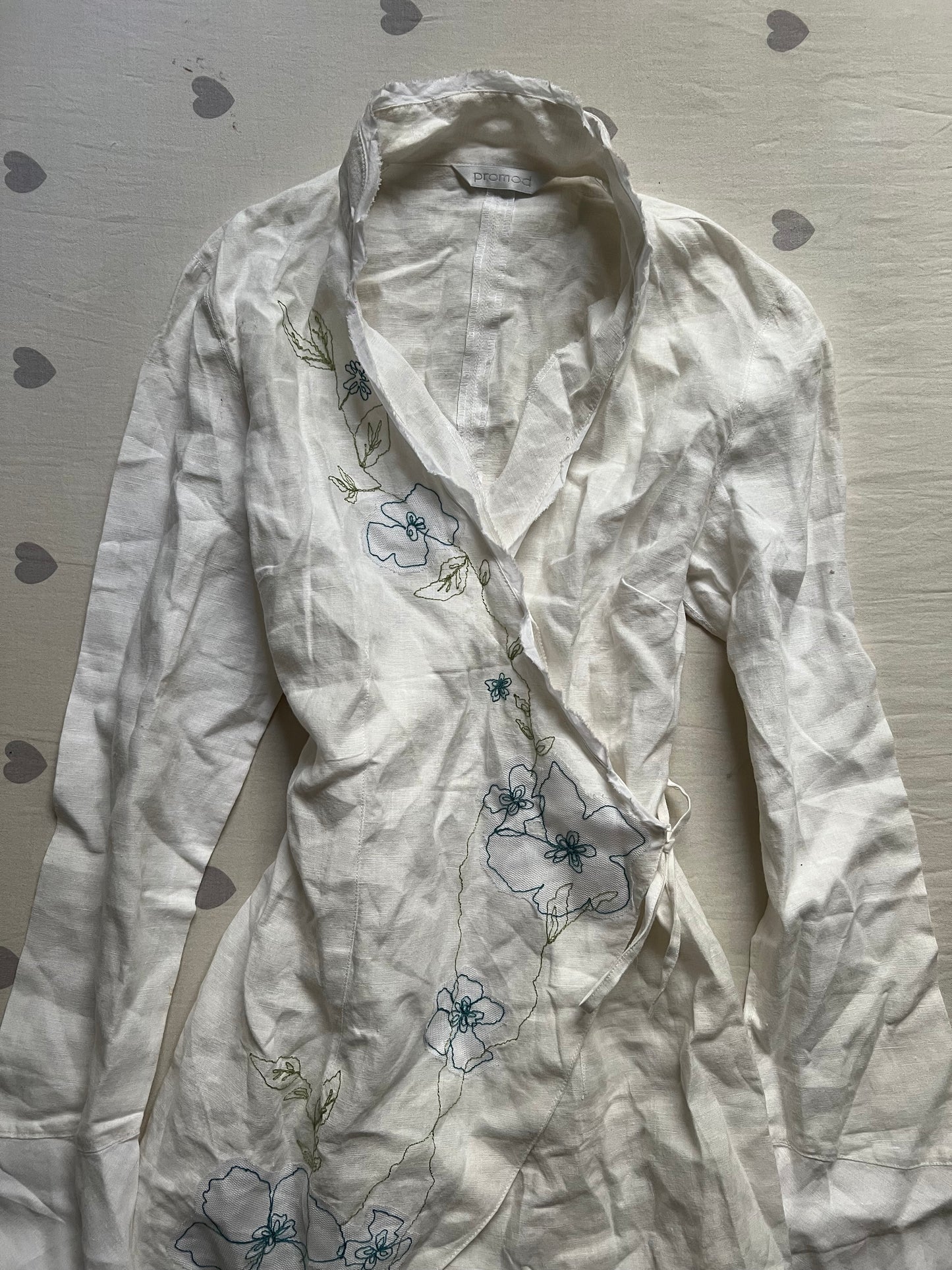 Asymmetrical japandi style long sleeve