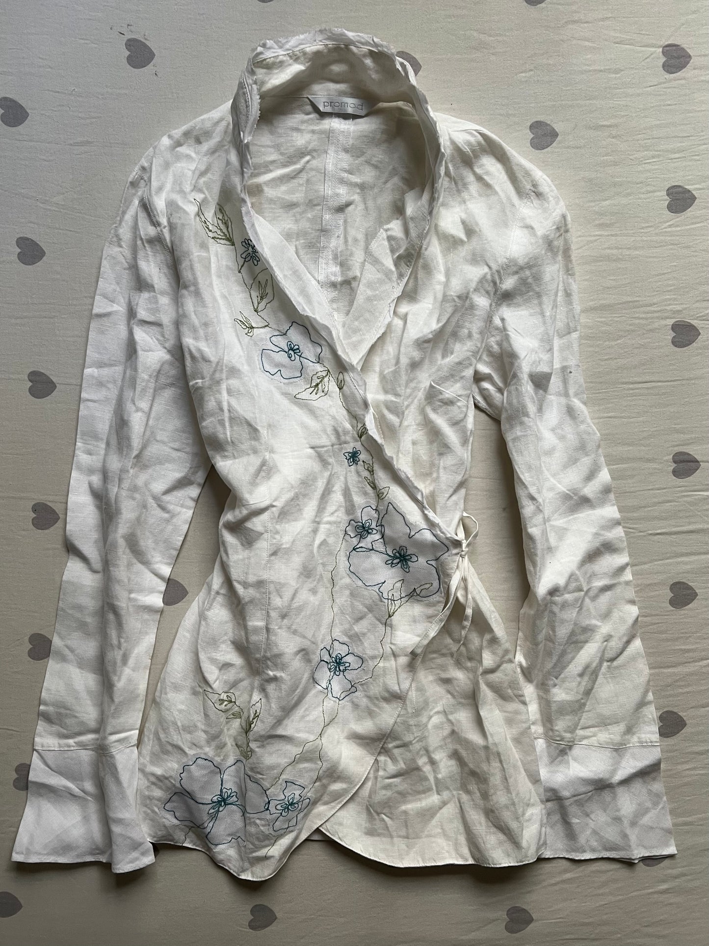 Asymmetrical japandi style long sleeve