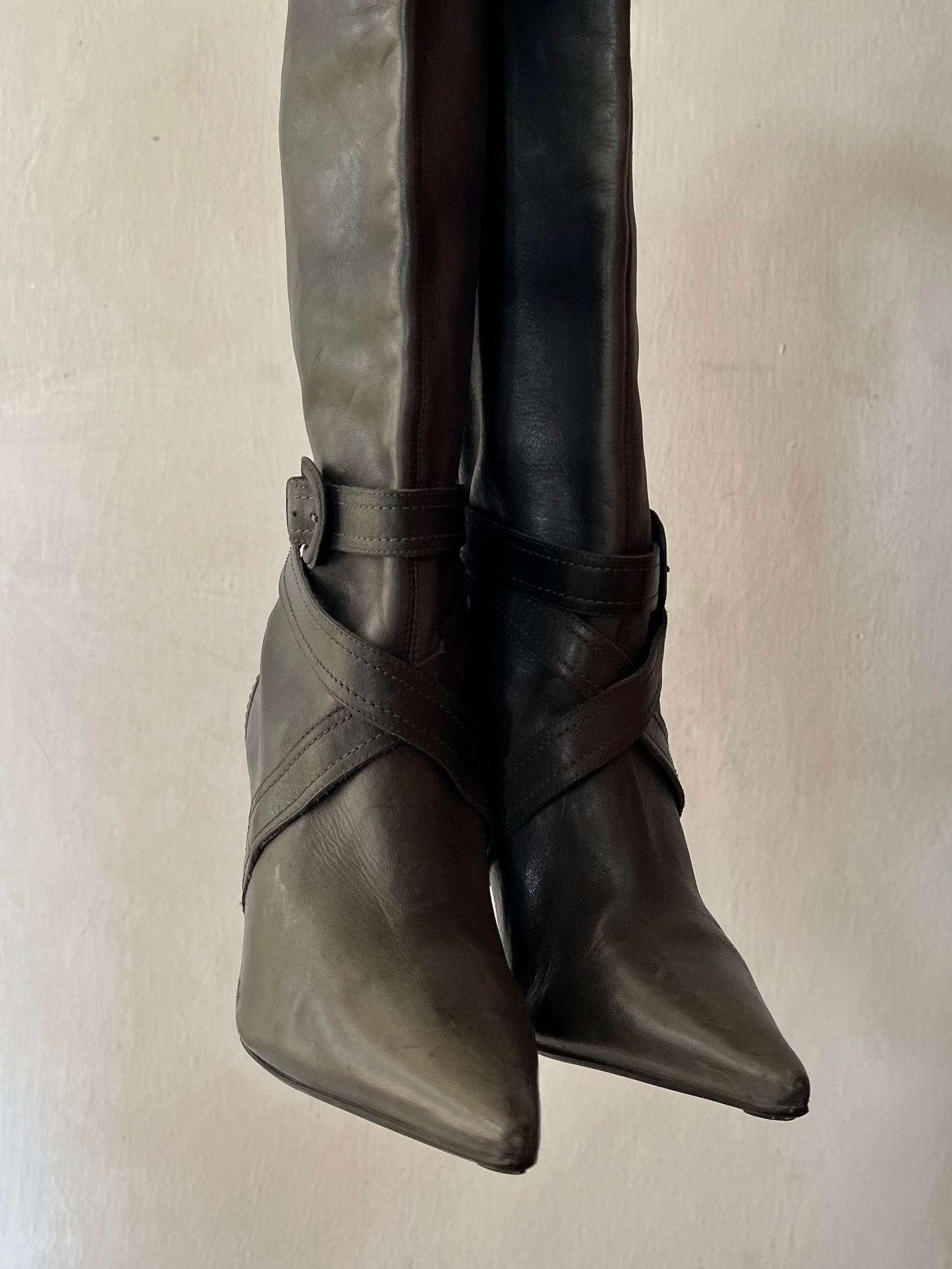 Pointy Toe Leather Boots