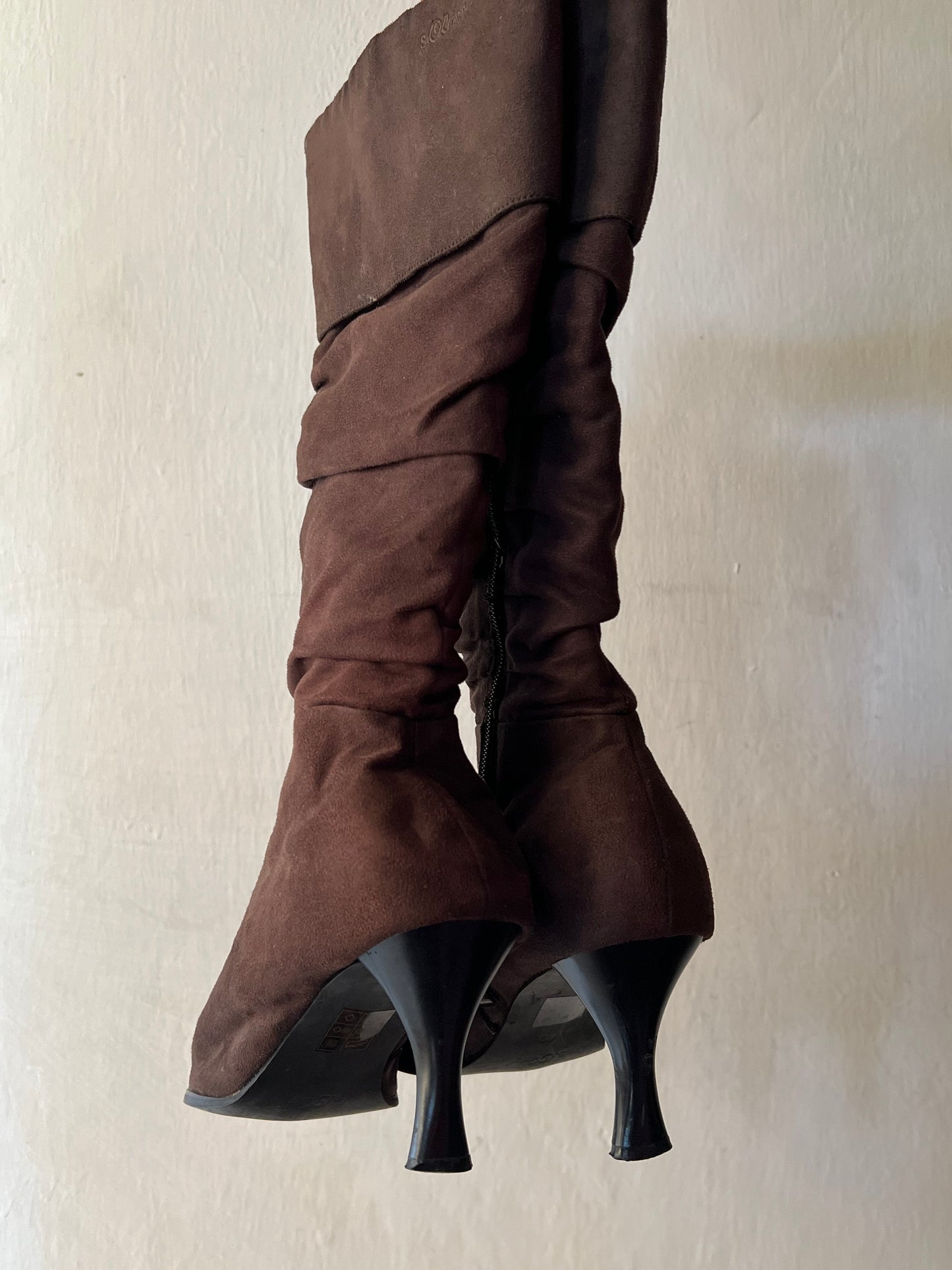 Leather-suede ruched boots
