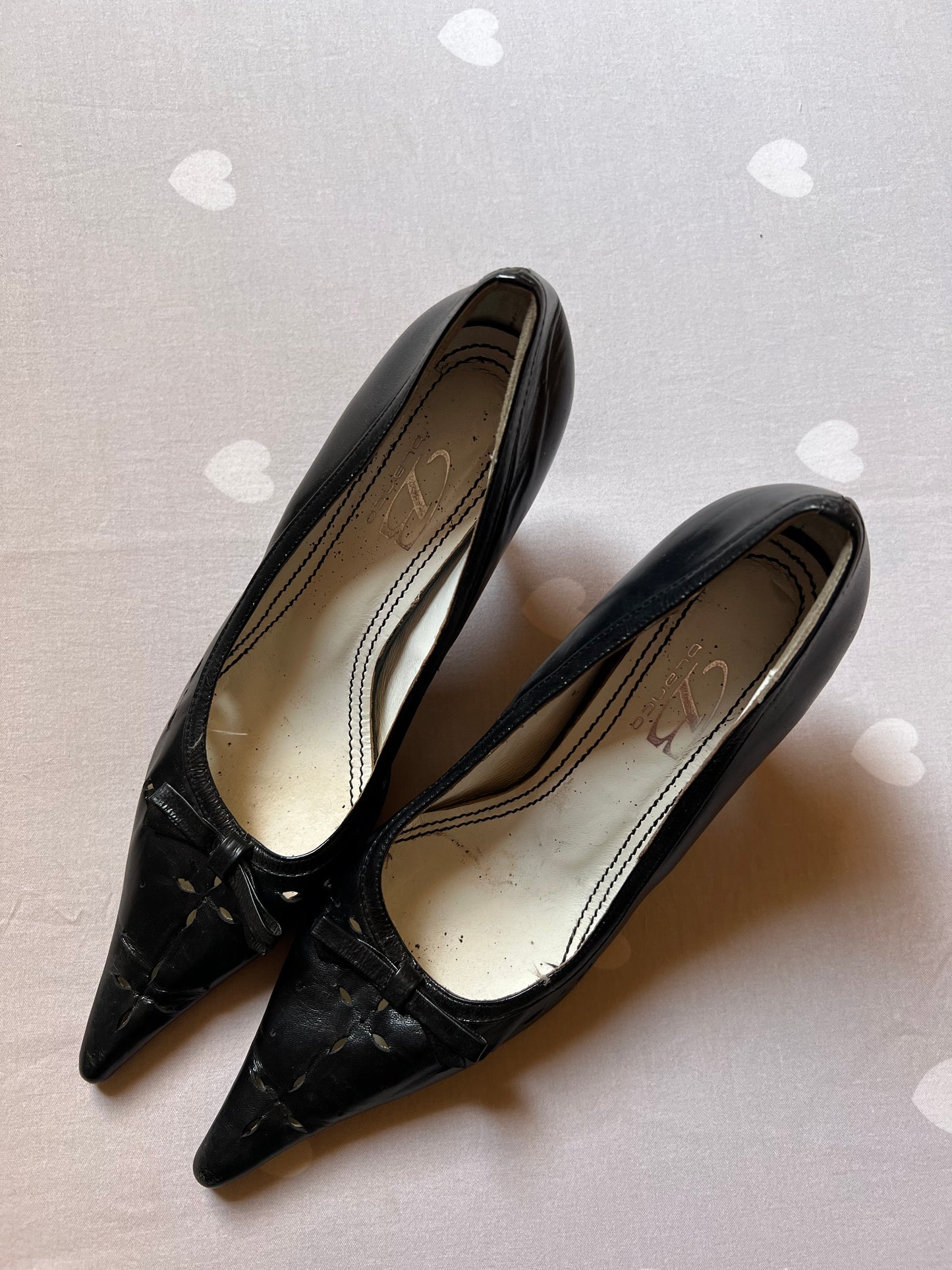 Pointy toe kitten heels