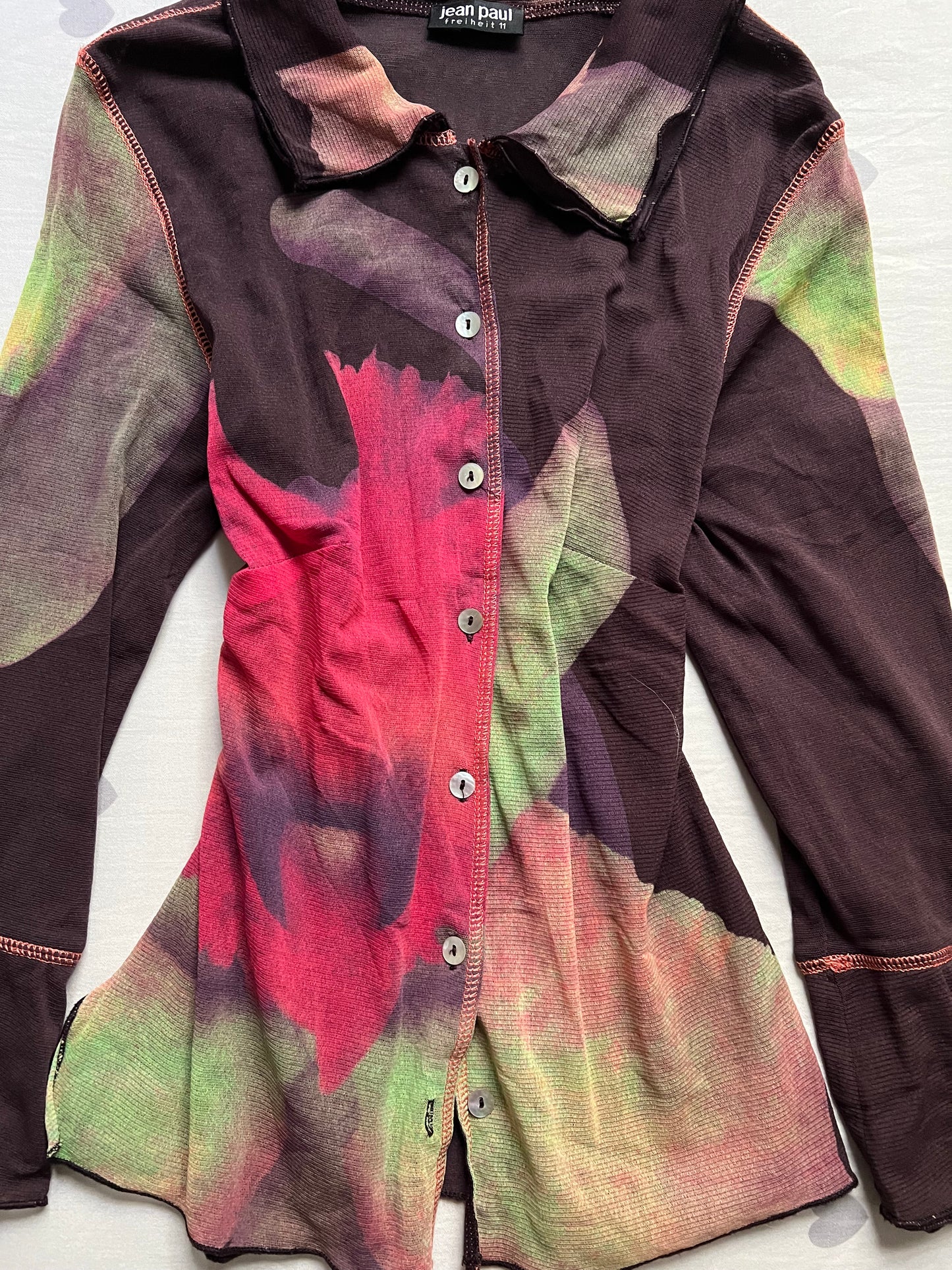 Fitted mesh button down top