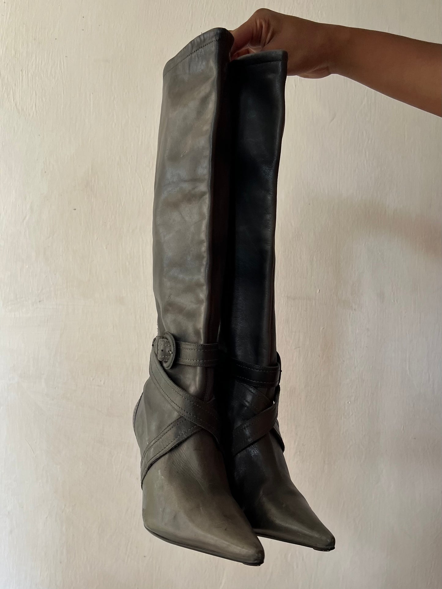 Pointy Toe Leather Boots