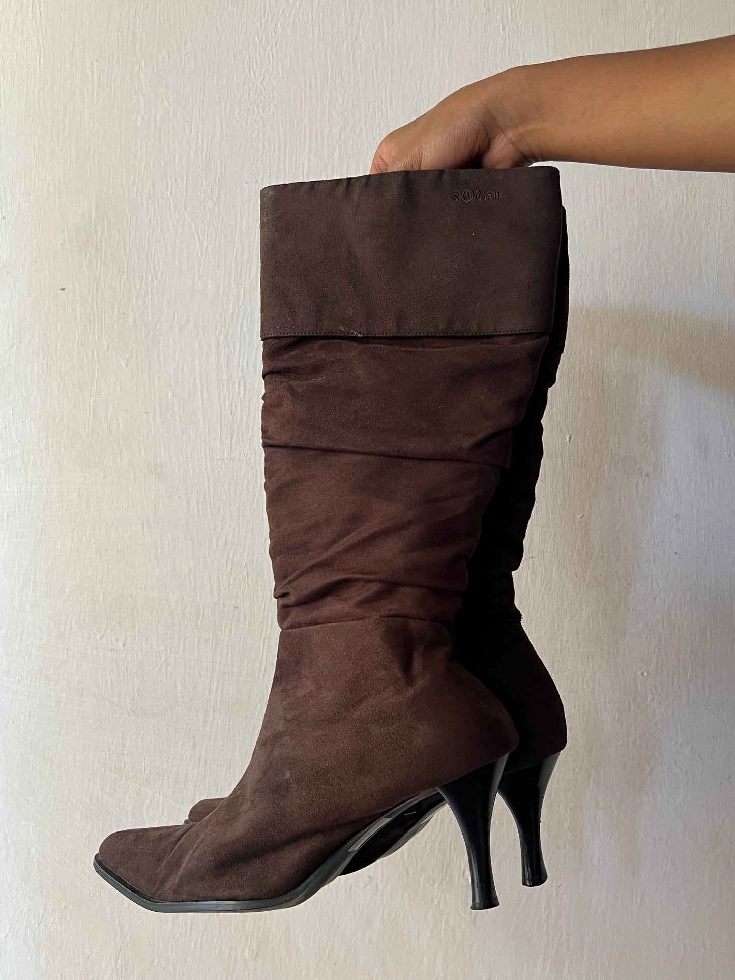 Leather-suede ruched boots