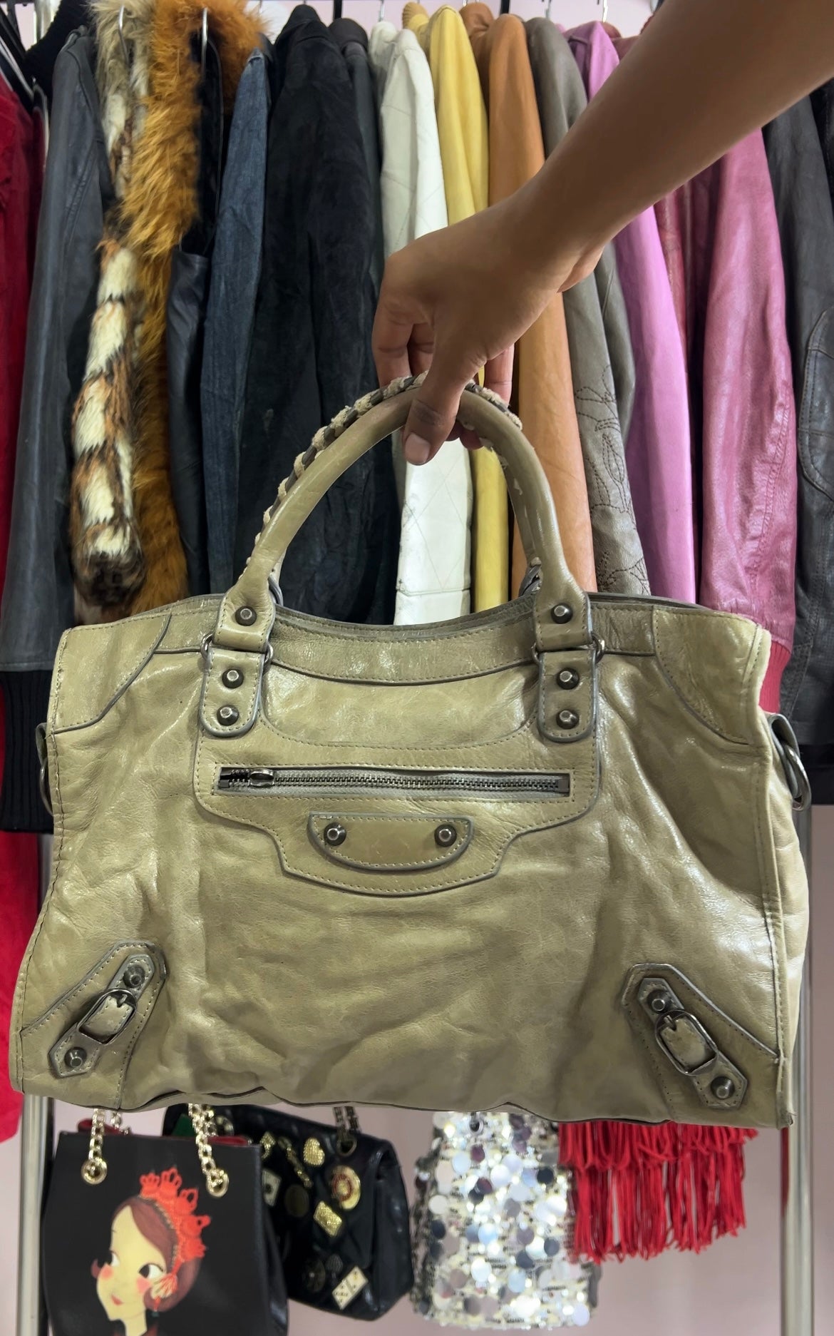 Leather shoulder bag